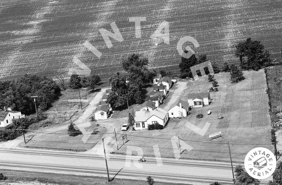 Parkway Motel (Park-Way Court) - 1972 Aerial (newer photo)
